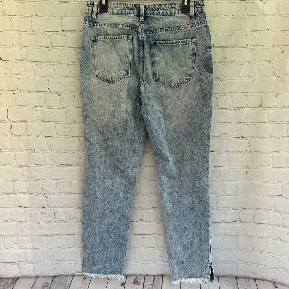 KanCan Light Wash Distressed Ripped Jeans - Picture 6 of 10